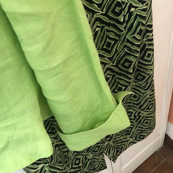 Retro print dress with color coordinated jacket - Picture 9 of 11